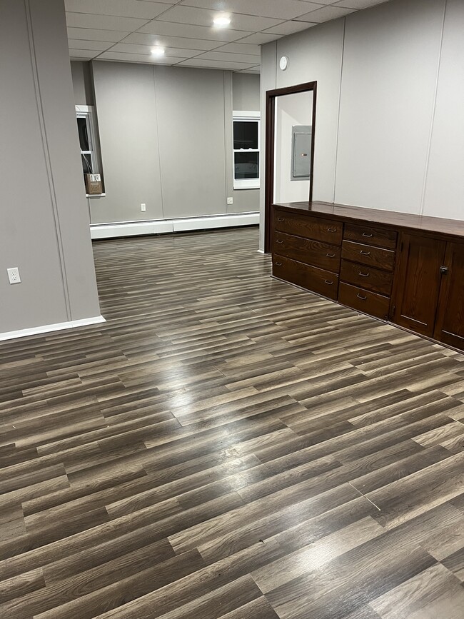 Living room - 5 E Main St