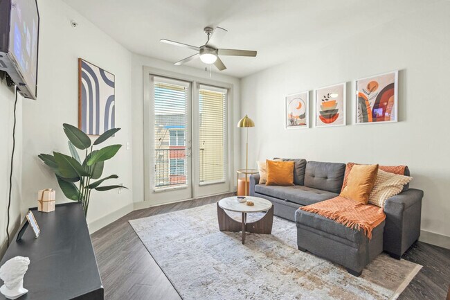 Foto del edificio - 8122 Midtown Blvd