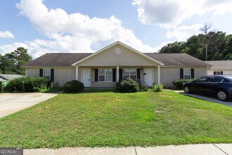 Building Photo - 645 Baron Dr