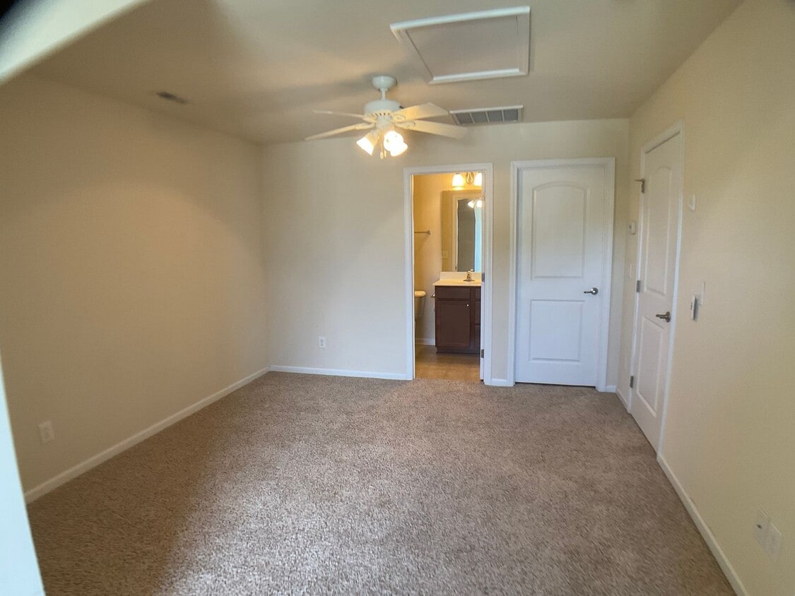 Spacious 2 bed, 2.5 bath with Loft in Thom... - Spacious 2 bed, 2.5 bath with Loft in Thom...