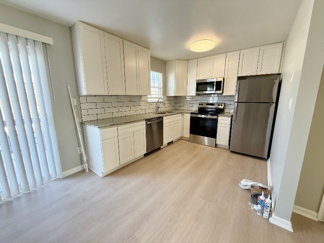 Building Photo - 122 Liborio Dr