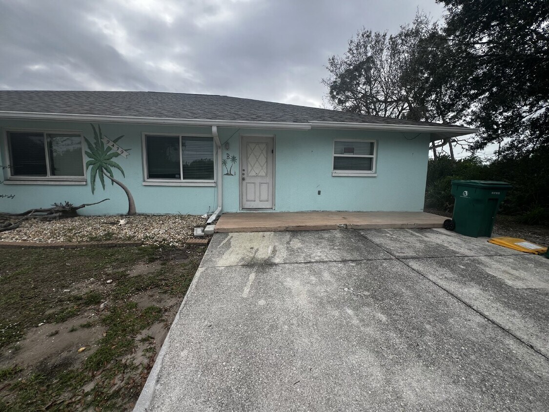 Primary Photo - 9439 Acco Ave