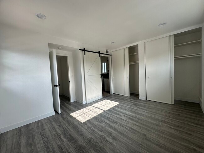 Foto del edificio - 9301 Orchid Dr