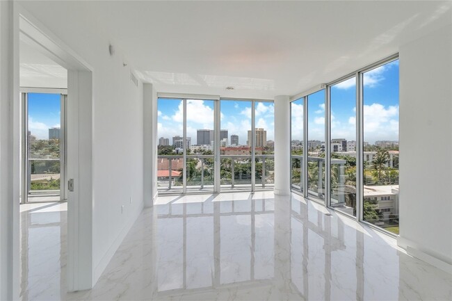 Building Photo - 9940 W Bay Harbor Dr