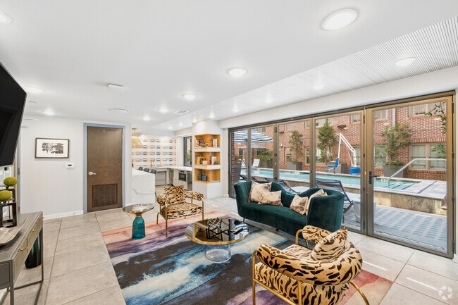 Clubhouse - Hoffler Place