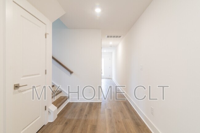 Foto del edificio - 2617 Dr Carver Rd