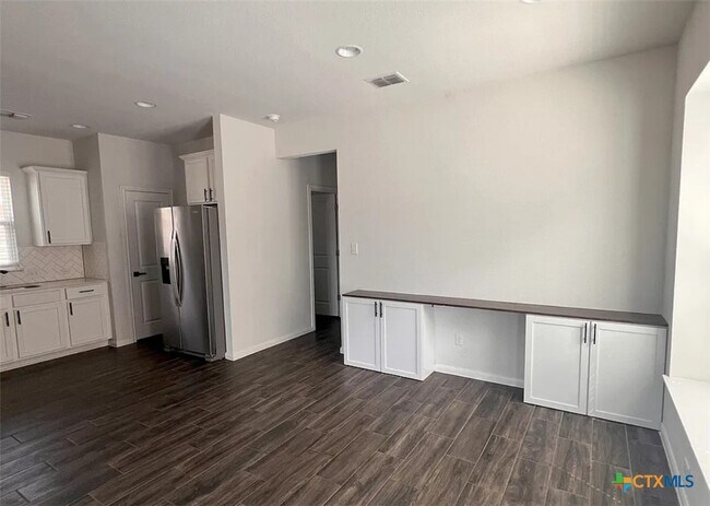 Foto del edificio - 1228 Esplanade Pkwy