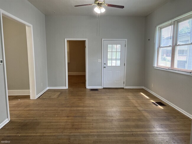 Foto del edificio - 3 br, 2 bath House - 1112 North Parker Avenue