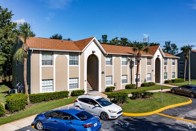 Building Photo - The Reserve at Pershing Oaks Condominiums
