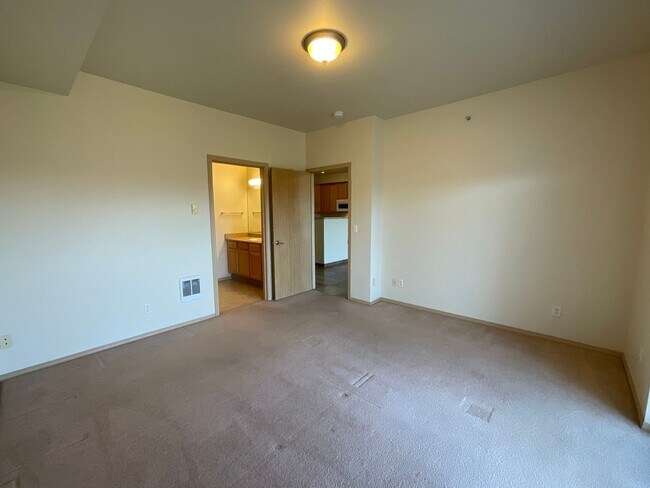 Building Photo - 1 Bed, 1 Bath Condo in the Darby Estates