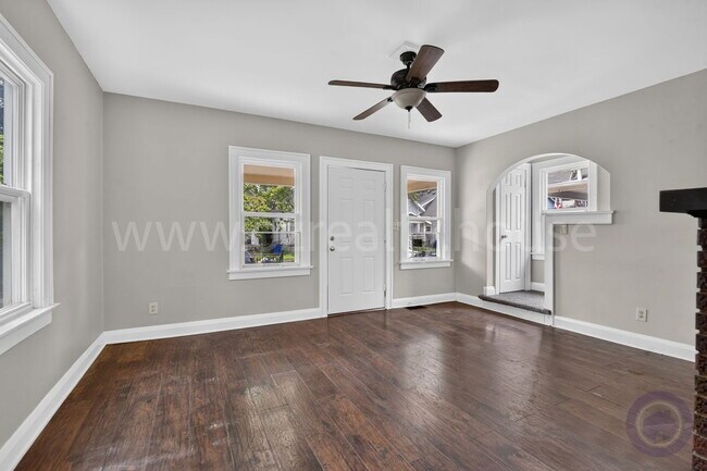 Foto del edificio - 2034 Berkshire Pl