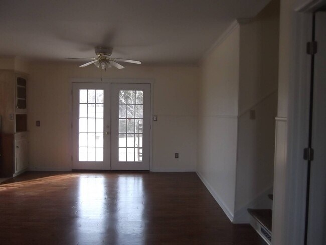 Building Photo - 524 Ridgeway Rd