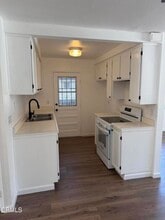 Building Photo - 717 Halyard St