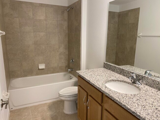 Building Photo - 19 Louisville Dr