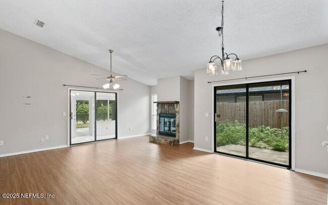 Foto del edificio - 10259 Classic Oak Rd N