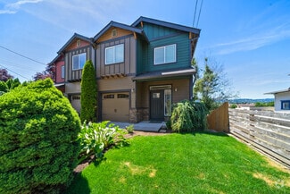 Building Photo - 4725 SE 28th Ave