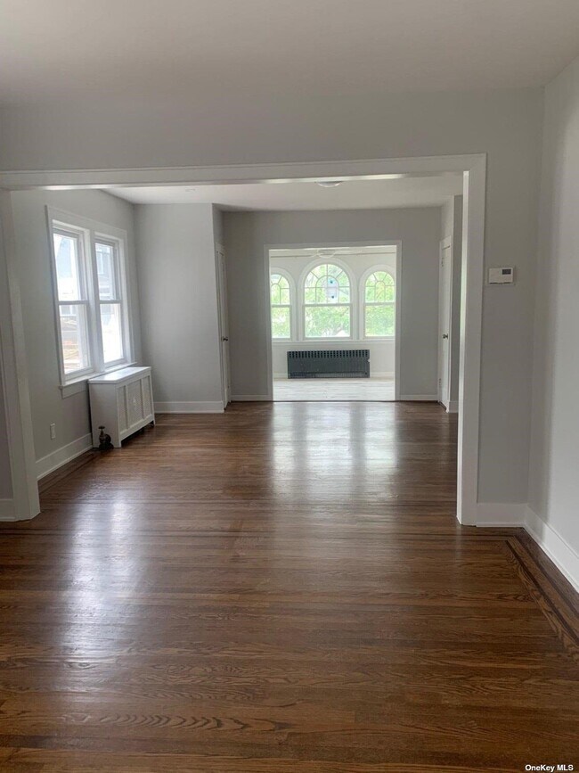 Foto del edificio - 341 E Walnut St