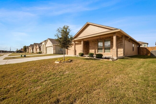 Building Photo - 229 Reagor Dr