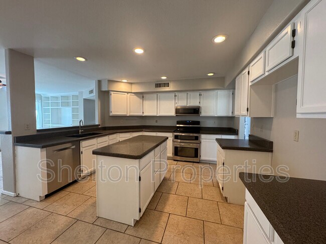 Foto del edificio - 2232 W Harrison St