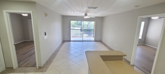 Building Photo - 940 Village Trail