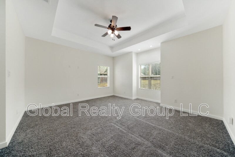 Foto principal - 2675 Fairwood Dr