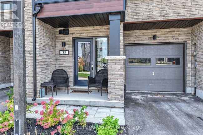 Building Photo - 33 Wyn Wood Ln