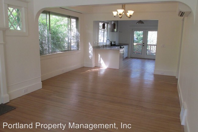 Building Photo - 1923 SE 38th Ave