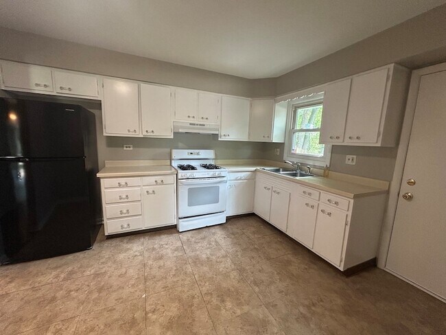Foto del edificio - 1716 Maple Ln