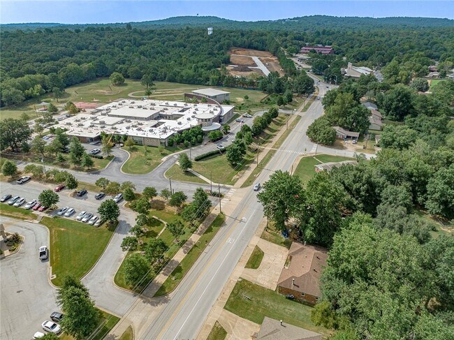Foto del edificio - 3117 N Old Missouri Rd