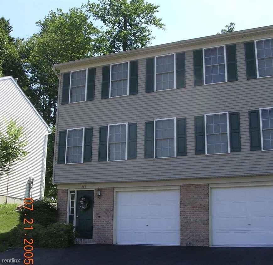 Foto principal - 683 Rockwood Dr