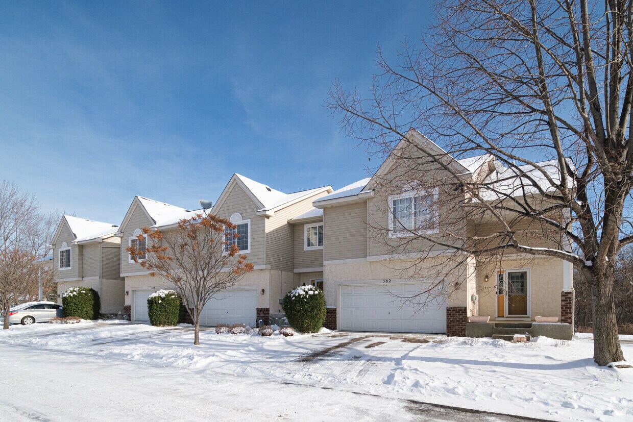 Primary Photo - 376 Brickyard Dr