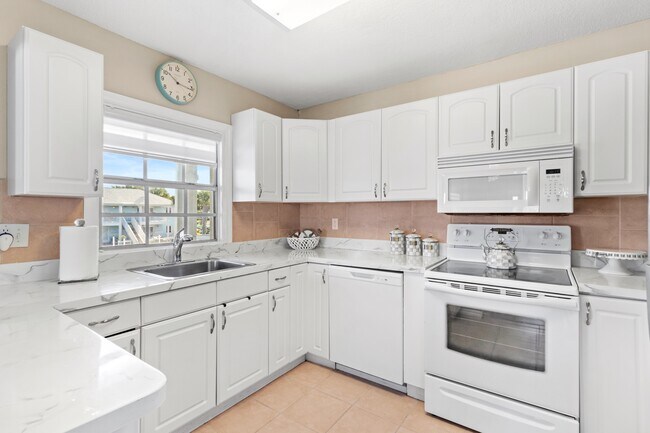 Foto del edificio - 5243 Beach Dr SE