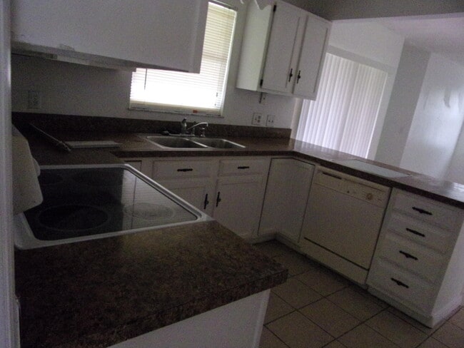 Foto del edificio - 513 SE Crosspoint Dr