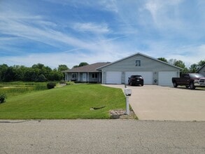 Building Photo - W6973 Everglade Rd