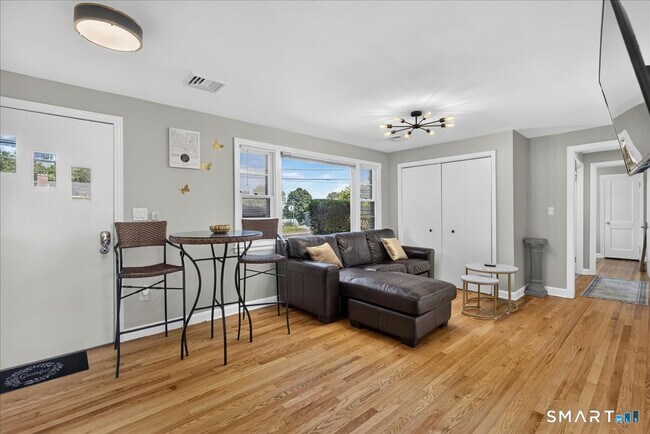 Foto del edificio - 440 Evergreen Ave