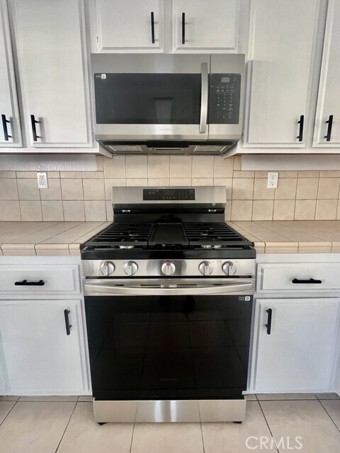 Foto del edificio - 834 W 17th St