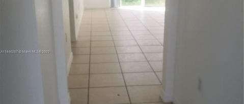 Building Photo - 638 E Mowry Ct