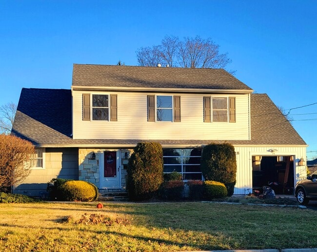 28 Aberfoyle Dr Unit 28 Aberfoyle Dr (upstairs, Hamilton, NJ 08690