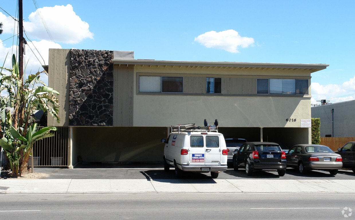 Building Photo - 6016 Whitsett Ave