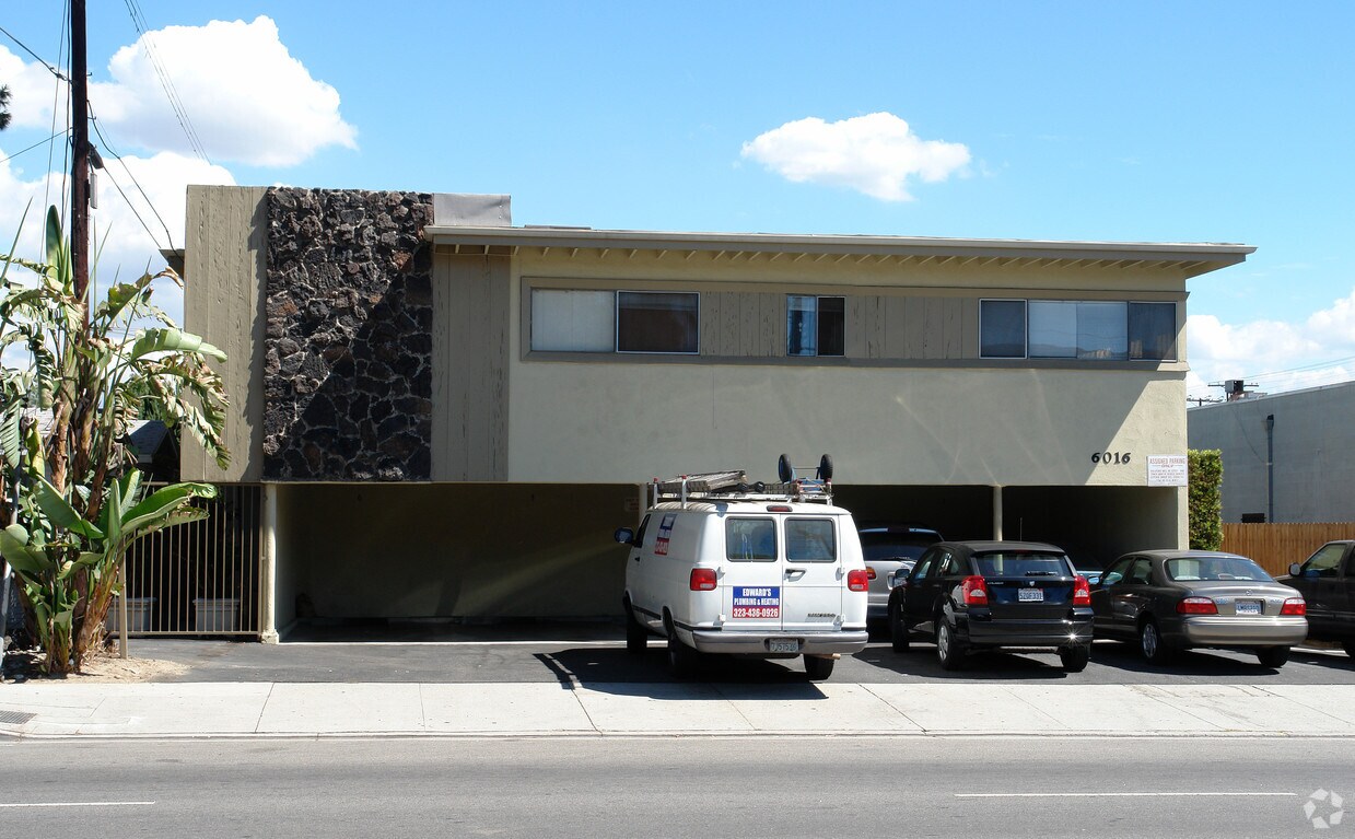 Foto del edificio - 6016 Whitsett Ave