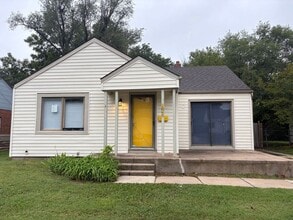 Building Photo - 815 S Marcilene Terrace