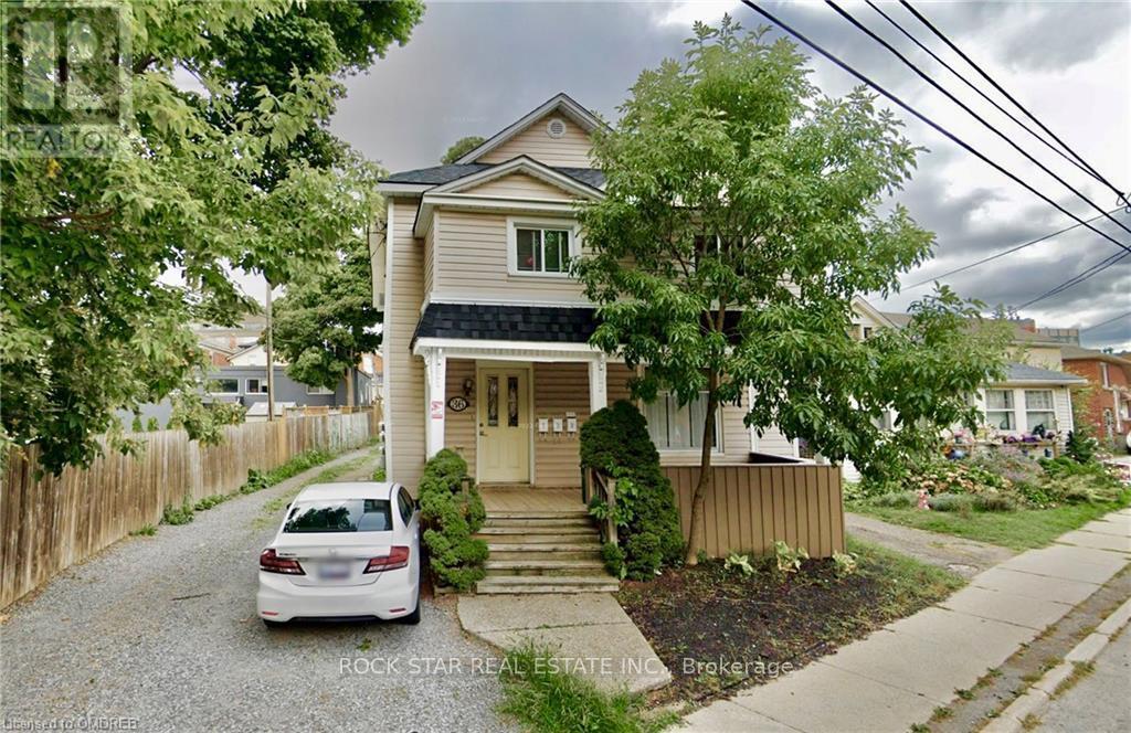 Photo principale - 36-36 Lake St