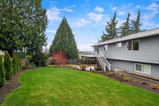 Building Photo - 3bd/2.5ba Kirkland Home