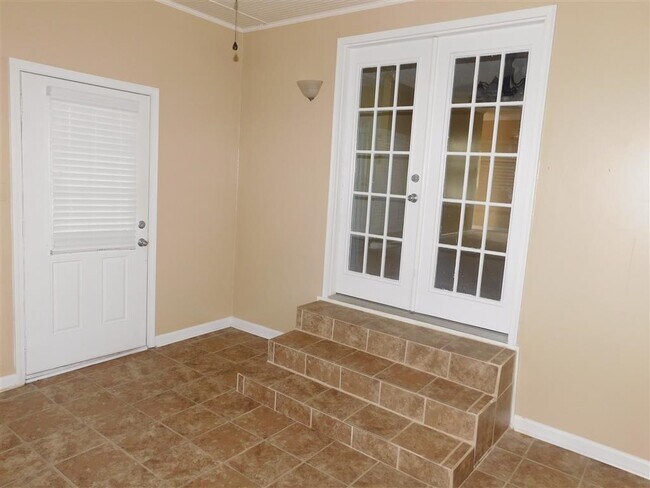 Building Photo - 1018 Pheasant Hollow Dr