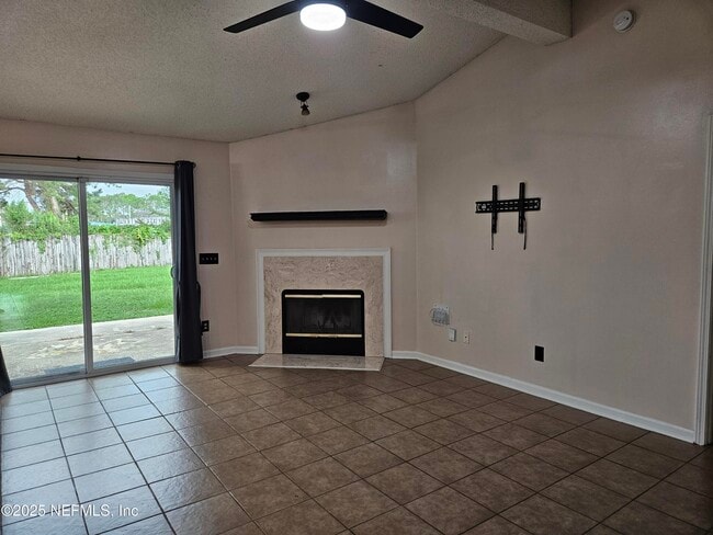 Building Photo - 1203 Stern Way