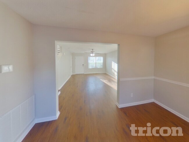 Building Photo - 916 Coolidge Ct