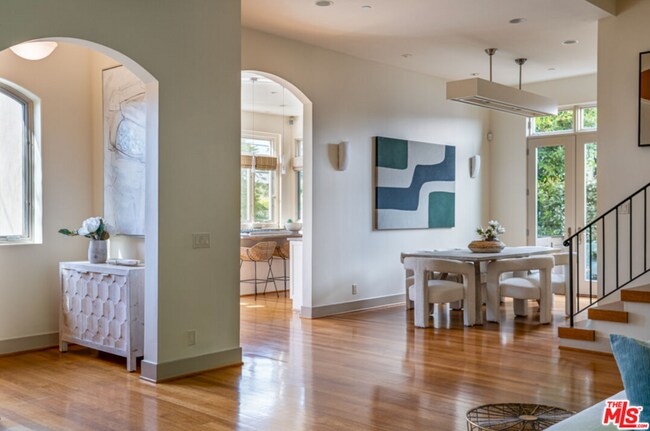 Foto del edificio - 546 Stassi Ln