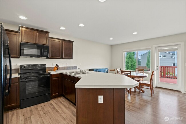 Foto del edificio - 1932 76th Ave SE