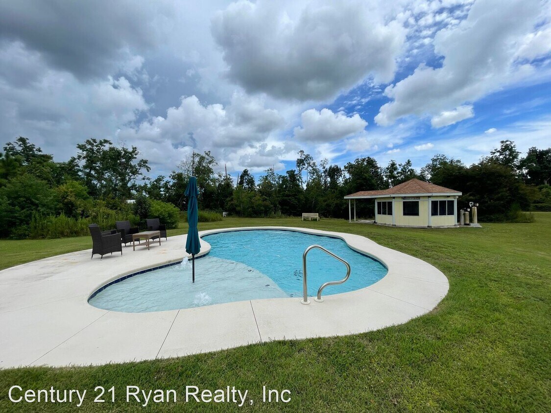 6430 Knollwood St, Youngstown, FL 32466 House Rental in Youngstown