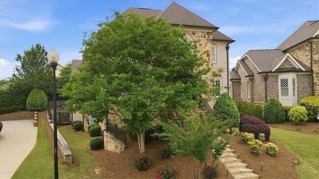 Building Photo - 5869 Chickasaw Ln